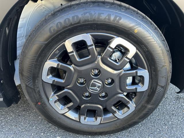 フリード ｅ：ＨＥＶクロスター　純正９インチコネクトナビ　バックカメラ　ＥＴＣ　リアクーラー　ＡｐｐｌｅＣａｒＰｌａｙ／ＡｎｄｒｏｉｄＡｕｔｏ対応　シートヒーター　両側パワースライド（28枚目）