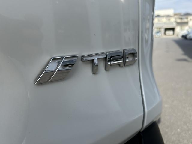 ＲＡＶ４ Ｇ　ＴＲＤエアロ　社外ホイール　ＧＤマフラー　９インチ純正ナビ　バックカメラ　ＥＴＣ　ＡＣコンセント　デジタルインナーミラー　スタッドレス付き　パワーバックドア　１オーナー　スマートキー×２（6枚目）