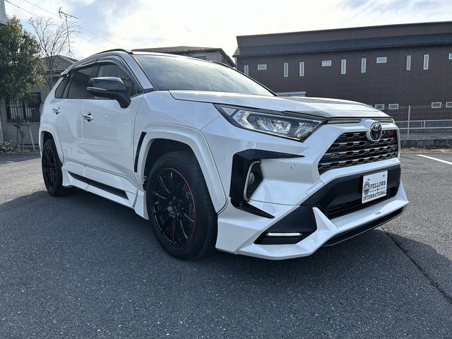 ＲＡＶ４ Ｇ　ＴＲＤエアロ　社外ホイール　ＧＤマフラー　９インチ純正ナビ　バックカメラ　ＥＴＣ　ＡＣコンセント　デジタルインナーミラー　スタッドレス付き　パワーバックドア　１オーナー　スマートキー×２（8枚目）