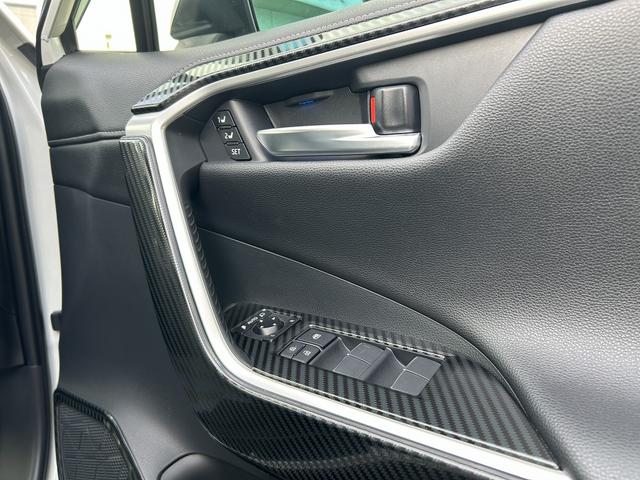 ＲＡＶ４ Ｇ　ＴＲＤエアロ　社外ホイール　ＧＤマフラー　９インチ純正ナビ　バックカメラ　ＥＴＣ　ＡＣコンセント　デジタルインナーミラー　スタッドレス付き　パワーバックドア　１オーナー　スマートキー×２（29枚目）