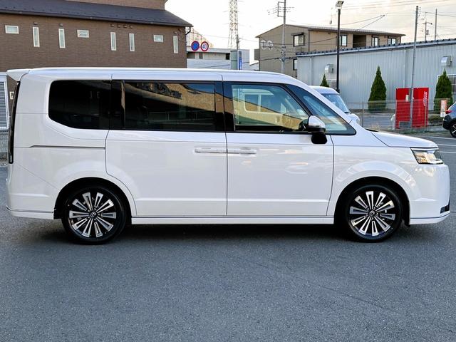 ステップワゴン スパーダ　プレミアムライン　１１．４型純正ナビ　マルチビューカメラ　ＥＴＣ２．０　フルセグＴＶ　ＡｐｐｌｅＣａｒＰｌａｙ／ＡｎｄｒｏｉｄＡｕｔｏ対応　パワーバックドア　シートヒーター（9枚目）