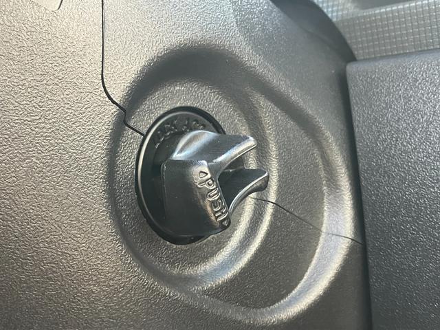 エンジンの始動はノブ操作だけで行えます♪