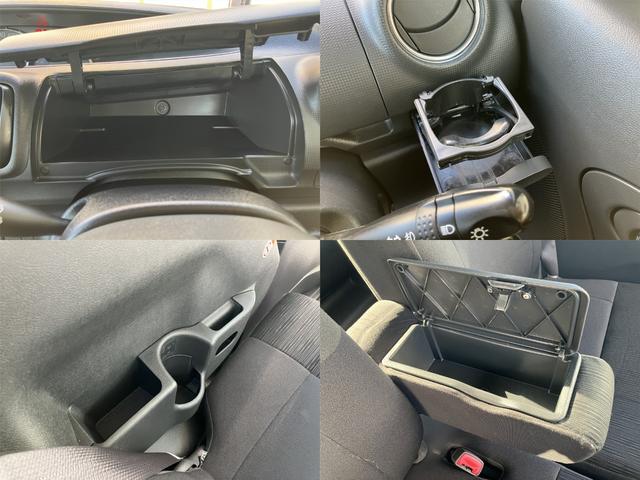 ドリンクホルダーや車内に常備しておきたい小物等、さまざまな物を収納できるポケットがありますよ♪