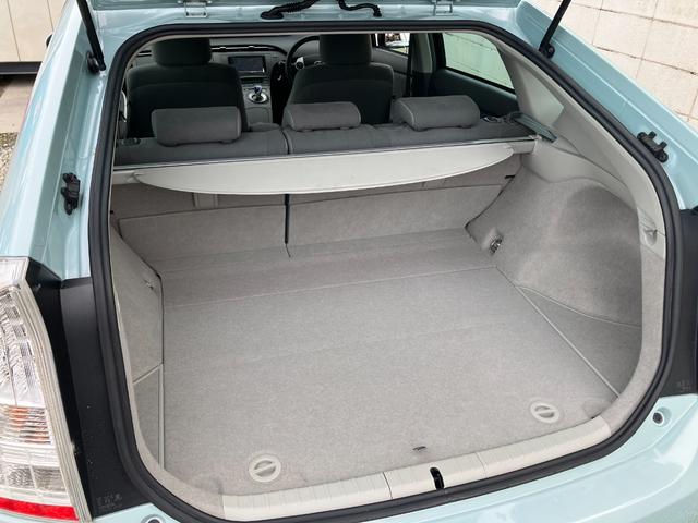 プリウス S アルパインSDナビ バックモニター フルセグTV CD DVD再生ETC スマートキー プッシュEGスタート AUTOライト FOGライト ミラーウインカー 15AW 整備記録簿付 走行4.8万キロ(32枚目)