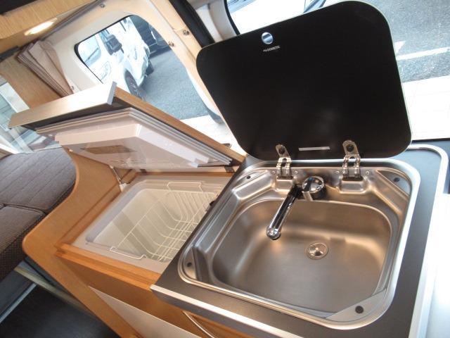 ハイエースバン 　トイファクトリー　バーデン　キャンピング車　シンク　４０Ｌ冷蔵庫　サブバッテリー　走行充電　コンバーター外部充電　外部電源　５００Ｗインバーター　１３Ｌ給排水タンク　リアヒーターリアクーラー　パワスラ（75枚目）