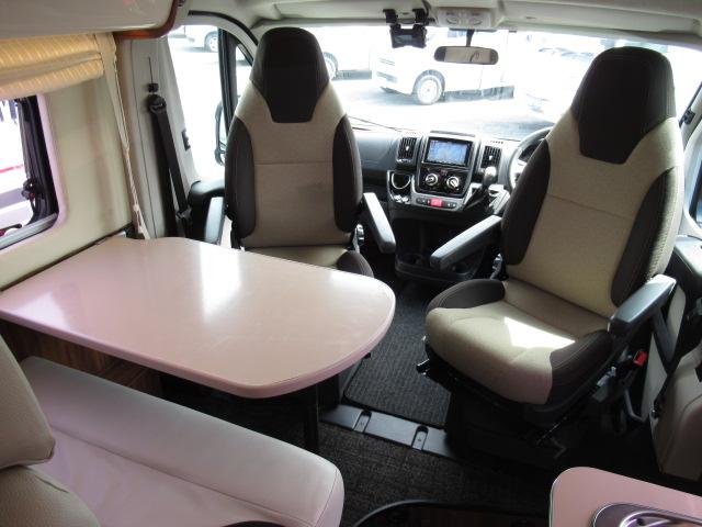 デュカト 　ローラーチーム　リビングストーン５　キャンピングカー　ディーゼル　ＦＦヒーター　温水ボイラー　シンク　冷蔵庫　サブバッテリー　走行充電　コンバーター外部充電　ルーフベント　給排水タンク　６速ＡＴ（6枚目）