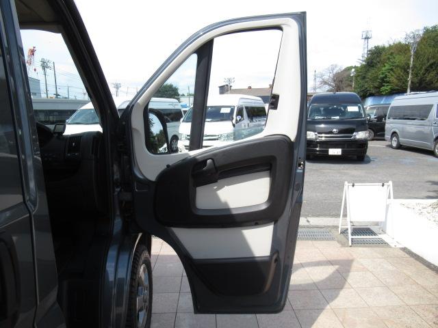デュカト 　ローラーチーム　リビングストーン５　キャンピングカー　ディーゼル　ＦＦヒーター　温水ボイラー　シンク　冷蔵庫　サブバッテリー　走行充電　コンバーター外部充電　ルーフベント　給排水タンク　６速ＡＴ（41枚目）