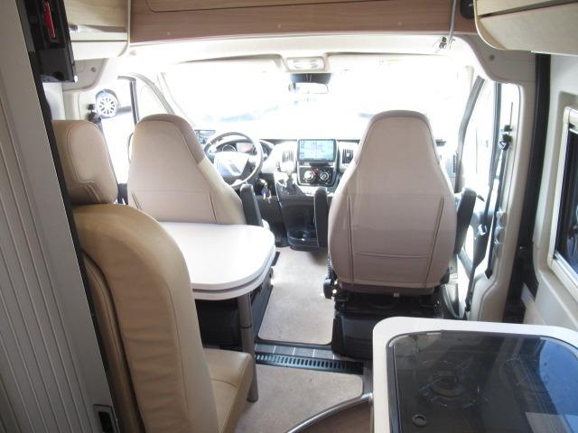 デュカト 　アドリア　ツイン５４０ＳＰＴ　キャンピング車　ＮｏｘＰＭ適合　ディーゼルターボ　１５００Ｗインバーター　電動マックスファン　ＦＦヒーター　温水ボイラー　フィアマ製サイドオーニング　ツインサブバッテリー（5枚目）