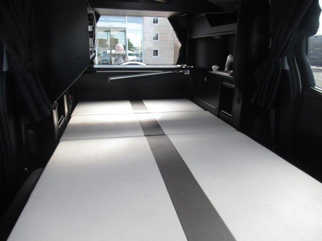 ヴォクシー バンテック新潟　バンレボＭＲ　ガソリン４ＷＤ　シングルサブバッテリー　２０００Ｗインバーター　走行充電　外部充電　シンク　べバストＦＦヒーター　フリップダウンモニター　リアクーラー　リアヒーター　電子レンジ　ソーラーパネル（5枚目）