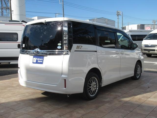 ヴォクシー バンテック新潟　バンレボＭＲ　ガソリン４ＷＤ　シングルサブバッテリー　２０００Ｗインバーター　走行充電　外部充電　シンク　べバストＦＦヒーター　フリップダウンモニター　リアクーラー　リアヒーター　電子レンジ　ソーラーパネル（23枚目）