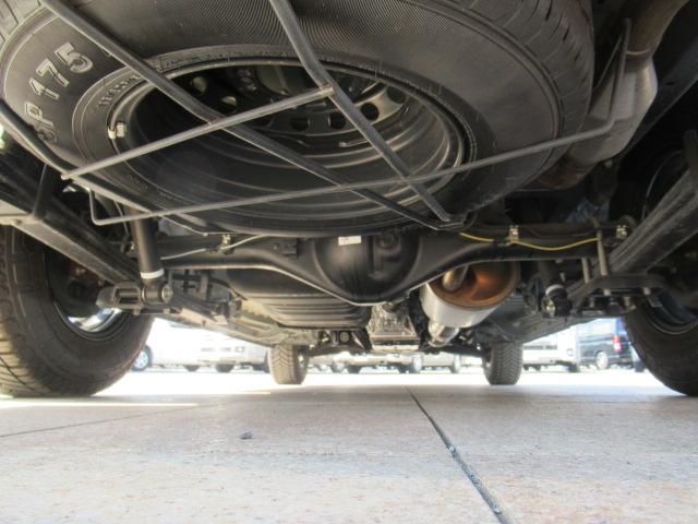 ハイエースバン トヨタモビリティ神奈川　アルトピアーノ　キャンピングカー　４ナンバー　２ＷＤガソリン　ベッドキット　冷蔵庫　ＴＳＳ　ＪＢＬリアスピーカー　ドラレコ　ナビ　ＥＴＣ　フリップダウンモニター　６人乗車人就寝　社外アルミホイール　リアクーラー（35枚目）