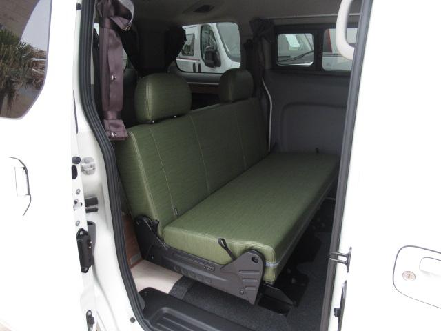 ＮＶ２００バネットワゴン ＦＯＣＳ　ルソ　新車　キャンピングカー　５ナンバー　シングルサブバッテリー　走行充電　外部充電　室内外部電源口　フリップダウンモニター　ナビ切替スイッチ　断熱　５人乗車２人就寝　１６００ｃｃ　２ＷＤ　電圧計（24枚目）