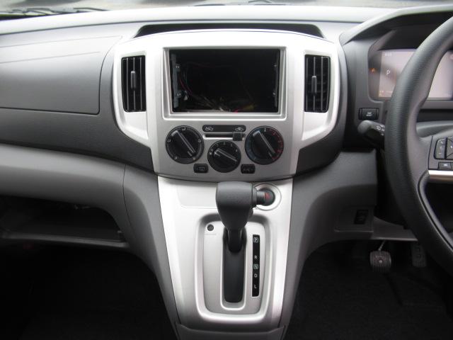 ＮＶ２００バネットワゴン ＦＯＣＳ　ルソ　新車　キャンピングカー　５ナンバー　シングルサブバッテリー　走行充電　外部充電　室内外部電源口　フリップダウンモニター　ナビ切替スイッチ　断熱　５人乗車２人就寝　１６００ｃｃ　２ＷＤ　電圧計（29枚目）