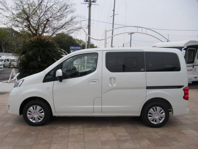 ＮＶ２００バネットワゴン ＦＯＣＳ　ルソ　新車　キャンピングカー　５ナンバー　シングルサブバッテリー　走行充電　外部充電　室内外部電源口　フリップダウンモニター　ナビ切替スイッチ　断熱　５人乗車２人就寝　１６００ｃｃ　２ＷＤ　電圧計（35枚目）