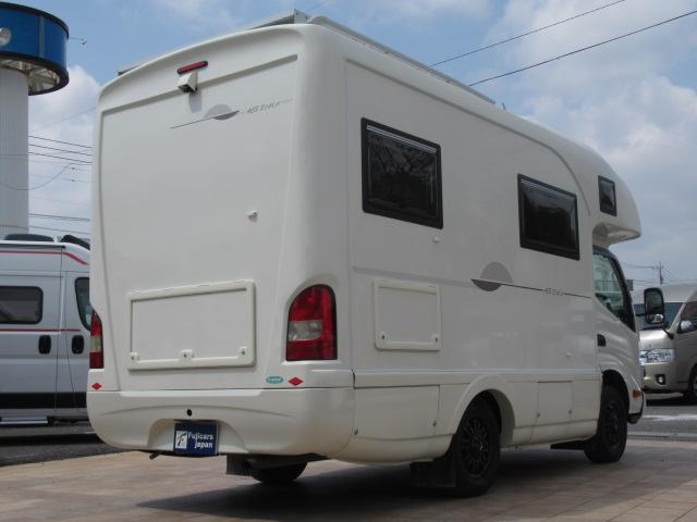 カムロード ＲＶビックフット　ソフィア　キャンピングカー　ディーゼル４ＷＤ　リチウムイオンバッテリー３００Ａｈ　家庭用エアコン　１５００Ｗインバーター　走行充電　外部充電　べバストＦＦヒーター　残量計　マックスファン　レンジ　テレビ（14枚目）