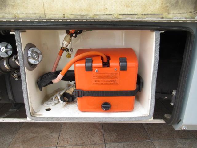 カムロード バンテック　ジル５２０　キャンピングカー　８ナンバー　ツインサブバッテリー１５００Ｗインバーター　走行充電　外部充電　家庭用エアコン　マックスファン　ＦＦヒーター　オーニング　シンク　温水ボイラー　電子レンジ　ソーラーパネル（50枚目）