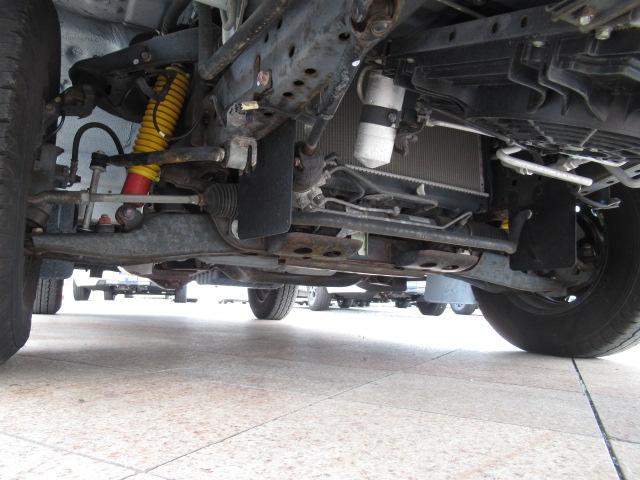 ボンゴトラック ＡｔｏＺ　アミティボスコ　キャンピングカー　８ナンバー　ツインサブバッテリー　３５０Ｗインバーター　マックスファン　走行充電　外部充電　シンク　冷蔵庫　テレビ　Ｐナビ　６人乗車６人就寝　ガソリン２ＷＤ　１８００ｃｃ（26枚目）