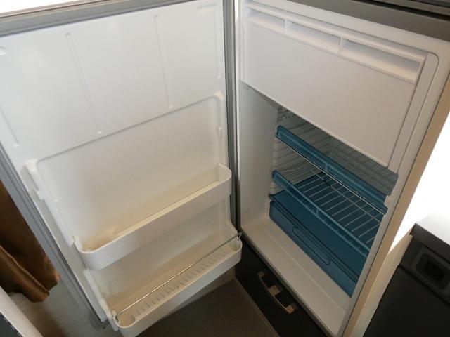 カムロード アネックス リバティ52DB キャンピングカー 8ナンバー 240Ahリチウムサブバッテリー 1500Wインバーター 家庭用エアコン マックスファン フィアマオーニング 床暖房 レカロシート 冷蔵庫 FFヒーター トイレ(10枚目)