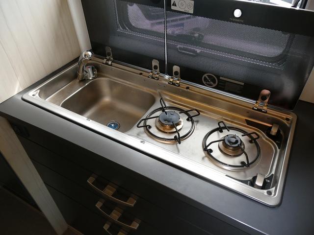 カムロード アネックス リバティ52DB キャンピングカー 8ナンバー 240Ahリチウムサブバッテリー 1500Wインバーター 家庭用エアコン マックスファン フィアマオーニング 床暖房 レカロシート 冷蔵庫 FFヒーター トイレ(12枚目)