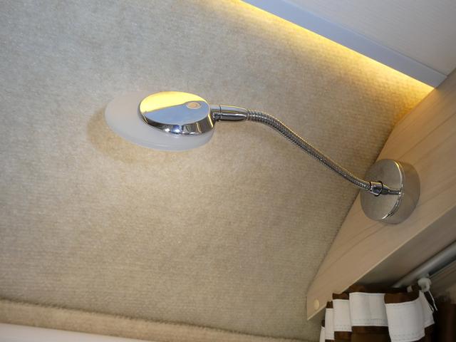 カムロード アネックス リバティ52DB キャンピングカー 8ナンバー 240Ahリチウムサブバッテリー 1500Wインバーター 家庭用エアコン マックスファン フィアマオーニング 床暖房 レカロシート 冷蔵庫 FFヒーター トイレ(16枚目)