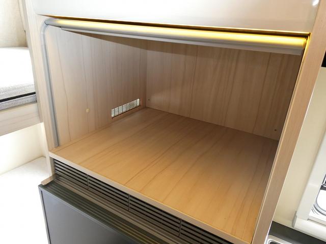 カムロード アネックス リバティ52DB キャンピングカー 8ナンバー 240Ahリチウムサブバッテリー 1500Wインバーター 家庭用エアコン マックスファン フィアマオーニング 床暖房 レカロシート 冷蔵庫 FFヒーター トイレ(19枚目)