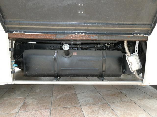 カムロード アネックス リバティ52DB キャンピングカー 8ナンバー 240Ahリチウムサブバッテリー 1500Wインバーター 家庭用エアコン マックスファン フィアマオーニング 床暖房 レカロシート 冷蔵庫 FFヒーター トイレ(43枚目)