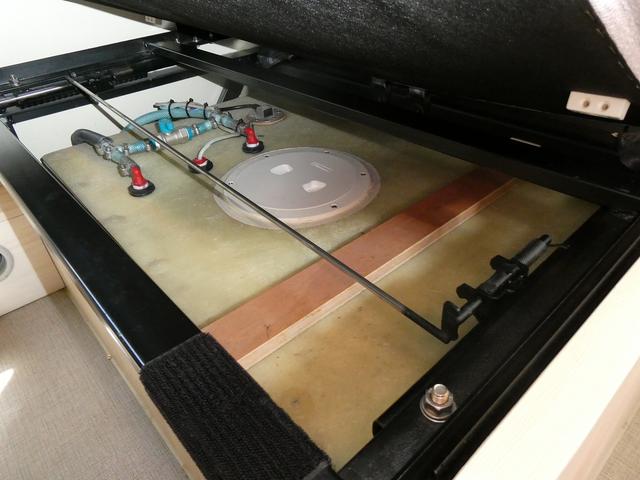 カムロード アネックス リバティ52DB キャンピングカー 8ナンバー 240Ahリチウムサブバッテリー 1500Wインバーター 家庭用エアコン マックスファン フィアマオーニング 床暖房 レカロシート 冷蔵庫 FFヒーター トイレ(72枚目)