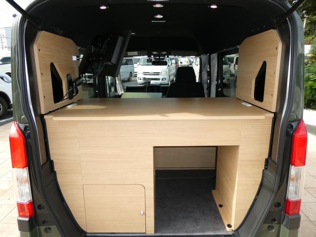 Ｎ－ＶＡＮ＋スタイル 岡モータース　オリジナルキャンピングカー　キャンピングカー　８ナンバー　レンタアップ　エコフロ―デルタ２　外部電源　ソーラーパネル　モニター　クルーズコントロール　４人乗車１人就寝　６６０ＣＣ　ガソリン４ＷＤ　４ナンバー　スマートキー（3枚目）