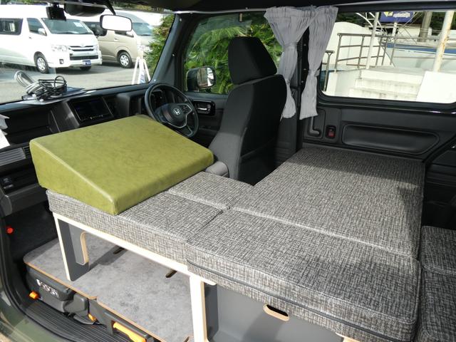Ｎ－ＶＡＮ＋スタイル 岡モータース　オリジナルキャンピングカー　キャンピングカー　８ナンバー　レンタアップ　エコフロ―デルタ２　外部電源　ソーラーパネル　モニター　クルーズコントロール　４人乗車１人就寝　６６０ＣＣ　ガソリン４ＷＤ　４ナンバー　スマートキー（4枚目）