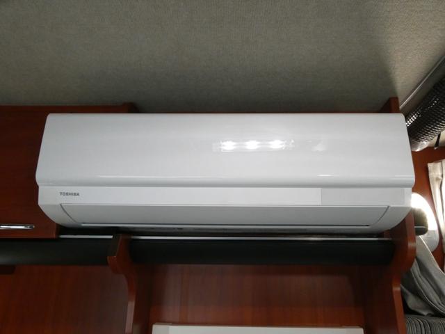 カムロード ナッツRV クレソンボヤージュW キャンピングカー 8ナンバー 家庭用エアコン リチウム300Ah 1500Wインバーター 走行・外部充電 マックスファン べバストFFヒーター オーニング ディーゼル2WD 冷蔵庫 電子レンジ テレビ(7枚目)