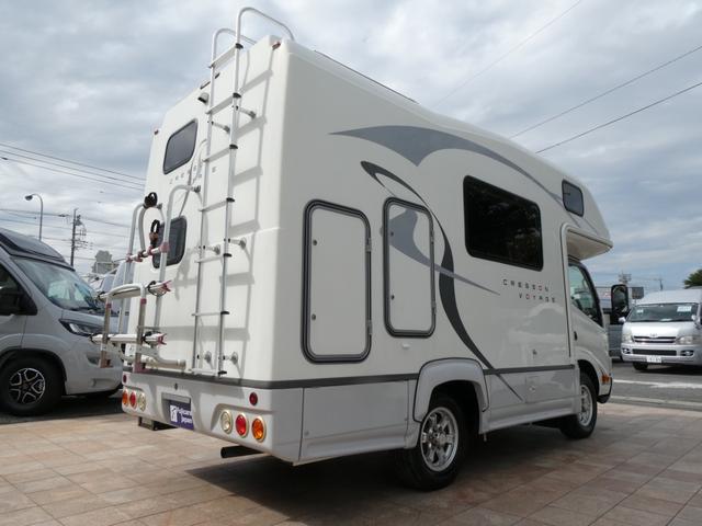 カムロード ナッツRV クレソンボヤージュW キャンピングカー 8ナンバー 家庭用エアコン リチウム300Ah 1500Wインバーター 走行・外部充電 マックスファン べバストFFヒーター オーニング ディーゼル2WD 冷蔵庫 電子レンジ テレビ(25枚目)