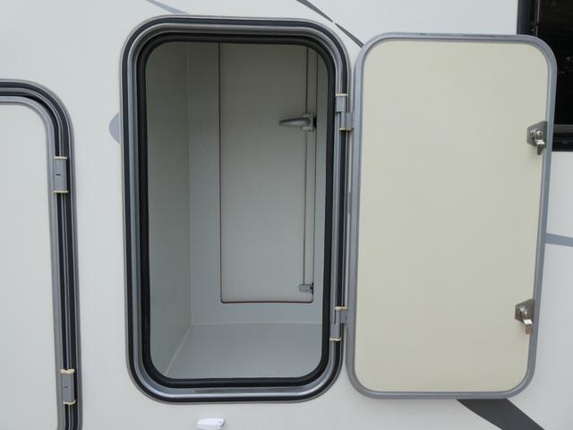 カムロード ナッツRV クレソンボヤージュW キャンピングカー 8ナンバー 家庭用エアコン リチウム300Ah 1500Wインバーター 走行・外部充電 マックスファン べバストFFヒーター オーニング ディーゼル2WD 冷蔵庫 電子レンジ テレビ(34枚目)