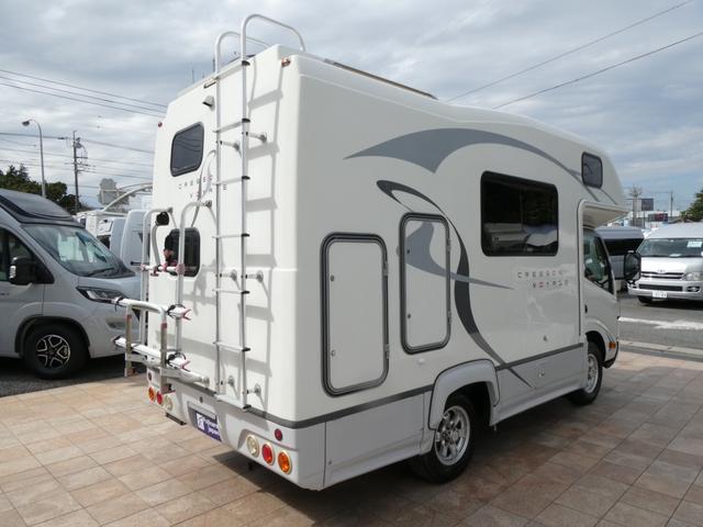 カムロード ナッツRV クレソンボヤージュW キャンピングカー 8ナンバー 家庭用エアコン リチウム300Ah 1500Wインバーター 走行・外部充電 マックスファン べバストFFヒーター オーニング ディーゼル2WD 冷蔵庫 電子レンジ テレビ(54枚目)