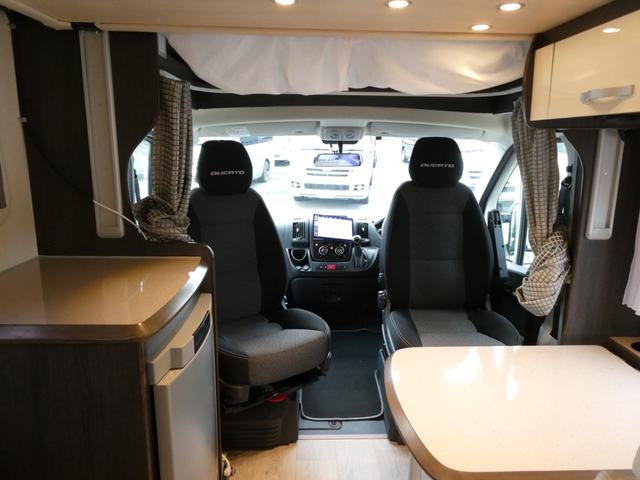 デュカト エースキャラバン　エース５６５　キャンピングカー　８ナンバー　トリプルサブバッテリー　１５００Ｗインバーター　家庭用エアコン　べバストＦＦヒーター　フィアマオーニング　ソーラーパネル　リアクーラー　温水ボイラー　９速ＡＴ　シャワー（2枚目）
