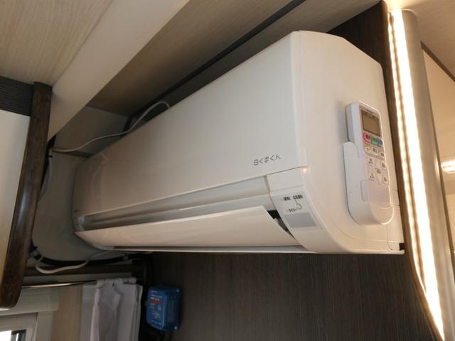 デュカト エースキャラバン　エース５６５　キャンピングカー　８ナンバー　トリプルサブバッテリー　１５００Ｗインバーター　家庭用エアコン　べバストＦＦヒーター　フィアマオーニング　ソーラーパネル　リアクーラー　温水ボイラー　９速ＡＴ　シャワー（4枚目）