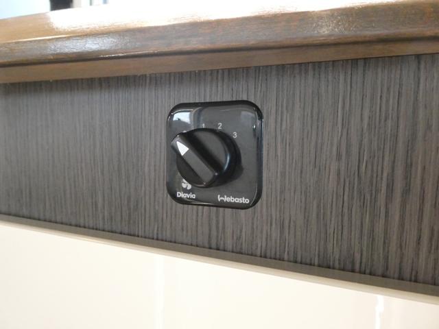 デュカト エースキャラバン　エース５６５　キャンピングカー　８ナンバー　トリプルサブバッテリー　１５００Ｗインバーター　家庭用エアコン　べバストＦＦヒーター　フィアマオーニング　ソーラーパネル　リアクーラー　温水ボイラー　９速ＡＴ　シャワー（13枚目）