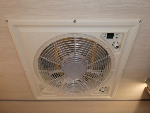 デュカト エースキャラバン　エース５６５　キャンピングカー　８ナンバー　トリプルサブバッテリー　１５００Ｗインバーター　家庭用エアコン　べバストＦＦヒーター　フィアマオーニング　ソーラーパネル　リアクーラー　温水ボイラー　９速ＡＴ　シャワー（18枚目）