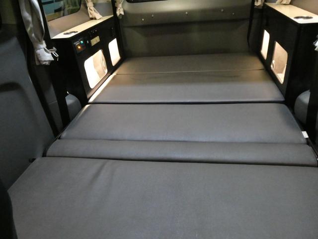 ＮＶ２００バネットバン ＦＯＣＳ　ルソ＋ＵＰ　キャンピングカー　５ナンバー　シングルサブバッテリー　４００Ｗインバーター　走行充電　外部充電　フリップダウンモニター　ポップアップルーフ　ガソリン２ＷＤ　メモリーナビ　ＥＴＣ　ミラー型ドラレコ（4枚目）