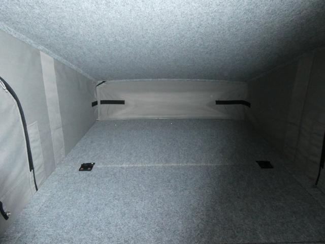 ＮＶ２００バネットバン ＦＯＣＳ　ルソ＋ＵＰ　キャンピングカー　５ナンバー　シングルサブバッテリー　４００Ｗインバーター　走行充電　外部充電　フリップダウンモニター　ポップアップルーフ　ガソリン２ＷＤ　メモリーナビ　ＥＴＣ　ミラー型ドラレコ（5枚目）