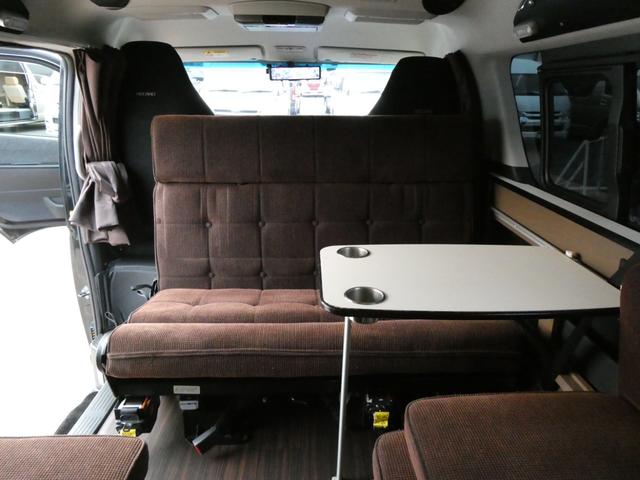 ハイエースワゴン トイファクトリー　ザラ　キャンピングカー　３ナンバー　ツインサブバッテリー　外部充電　マックスファン　エバスＦＦヒーター　フリップダウンモニター　前後コーナーセンサー　社外ショック　１０人乗車３人就寝　ガソリン２ＷＤ（3枚目）