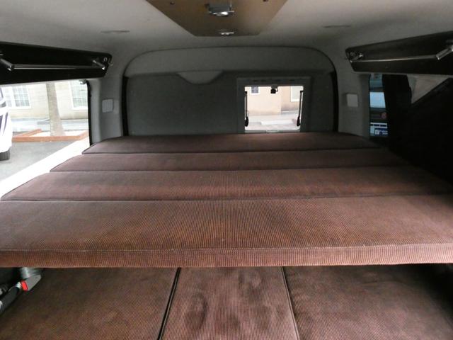 ハイエースワゴン トイファクトリー　ザラ　キャンピングカー　３ナンバー　ツインサブバッテリー　外部充電　マックスファン　エバスＦＦヒーター　フリップダウンモニター　前後コーナーセンサー　社外ショック　１０人乗車３人就寝　ガソリン２ＷＤ（5枚目）