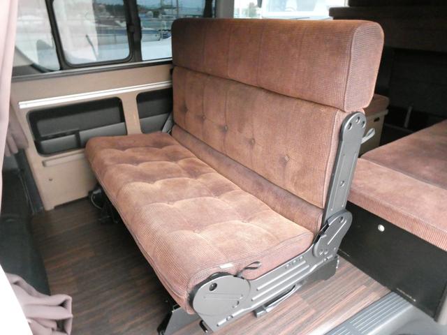 ハイエースワゴン トイファクトリー　ザラ　キャンピングカー　３ナンバー　ツインサブバッテリー　外部充電　マックスファン　エバスＦＦヒーター　フリップダウンモニター　前後コーナーセンサー　社外ショック　１０人乗車３人就寝　ガソリン２ＷＤ（8枚目）