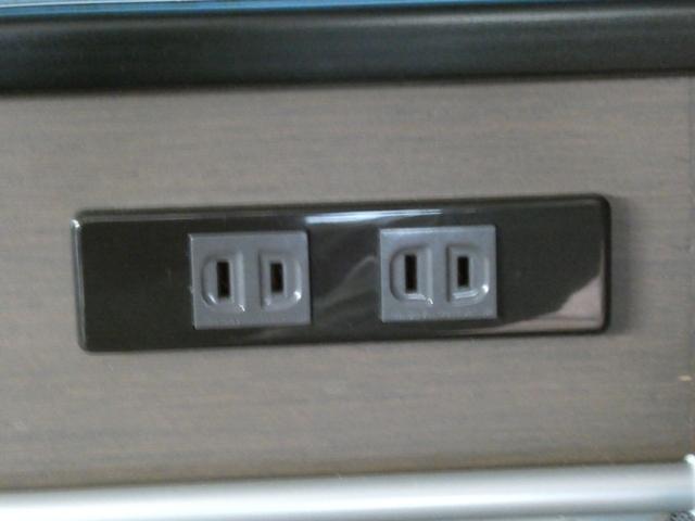 ハイエースワゴン トイファクトリー　ザラ　キャンピングカー　３ナンバー　ツインサブバッテリー　外部充電　マックスファン　エバスＦＦヒーター　フリップダウンモニター　前後コーナーセンサー　社外ショック　１０人乗車３人就寝　ガソリン２ＷＤ（11枚目）