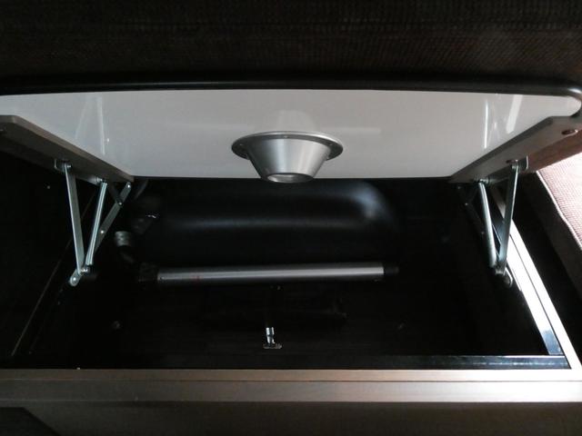 ハイエースワゴン トイファクトリー　ザラ　キャンピングカー　３ナンバー　ツインサブバッテリー　外部充電　マックスファン　エバスＦＦヒーター　フリップダウンモニター　前後コーナーセンサー　社外ショック　１０人乗車３人就寝　ガソリン２ＷＤ（16枚目）