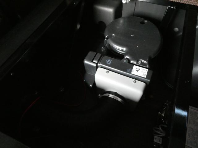 ハイエースワゴン トイファクトリー　ザラ　キャンピングカー　３ナンバー　ツインサブバッテリー　外部充電　マックスファン　エバスＦＦヒーター　フリップダウンモニター　前後コーナーセンサー　社外ショック　１０人乗車３人就寝　ガソリン２ＷＤ（77枚目）