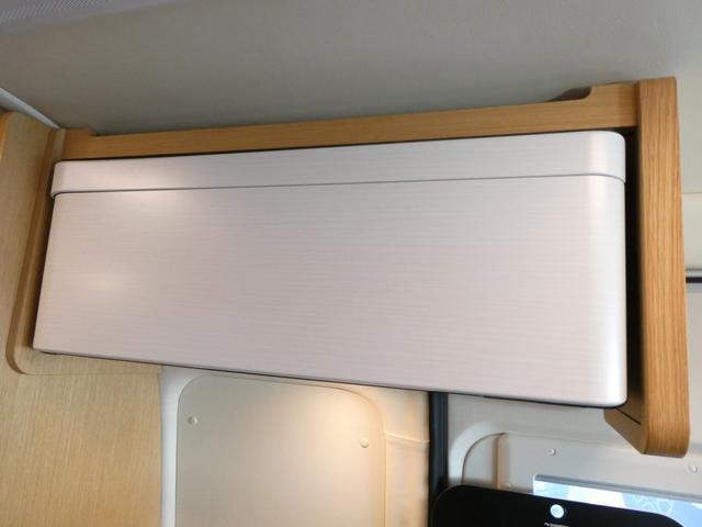 ハイエースバン トイファクトリー　アルコーバグランデ　キャンピングカー　８ナンバー　ツインサブバッテリー　家庭用エアコン　１５００Ｗインバーター　走行充電　外部充電　ソーラーパネル　マックスファン　カセットトイレ　エバスＦＦヒーター　電子レンジ　テレビ（6枚目）