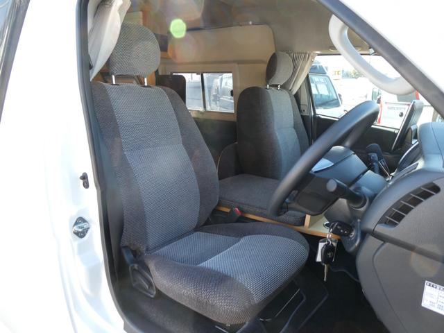 ハイエースバン トイファクトリー　アルコーバグランデ　キャンピングカー　８ナンバー　ツインサブバッテリー　家庭用エアコン　１５００Ｗインバーター　走行充電　外部充電　ソーラーパネル　マックスファン　カセットトイレ　エバスＦＦヒーター　電子レンジ　テレビ（48枚目）