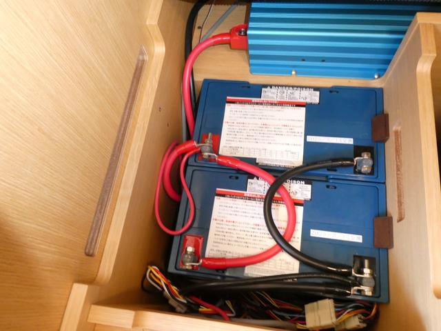 ハイエースバン トイファクトリー　アルコーバグランデ　キャンピングカー　８ナンバー　ツインサブバッテリー　家庭用エアコン　１５００Ｗインバーター　走行充電　外部充電　ソーラーパネル　マックスファン　カセットトイレ　エバスＦＦヒーター　電子レンジ　テレビ（72枚目）