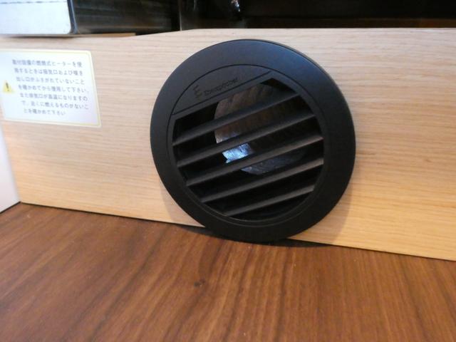 ハイエースバン トイファクトリー　アルコーバグランデ　キャンピングカー　８ナンバー　ツインサブバッテリー　家庭用エアコン　１５００Ｗインバーター　走行充電　外部充電　ソーラーパネル　マックスファン　カセットトイレ　エバスＦＦヒーター　電子レンジ　テレビ（73枚目）