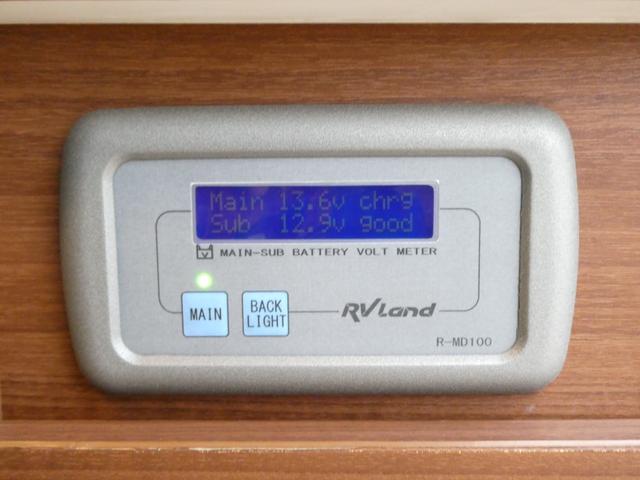 ハイエースバン ＲＶランド　ランドワゴンロゼ　キャンピングカー　８ナンバー　ツインサブバッテリー　１５００Ｗインバーター　走行充電　外部充電　シンク　フリップダウンモニター　リアクーラー　リアヒーター　ＵＩショック・スタビ　８人乗車４人就寝（16枚目）